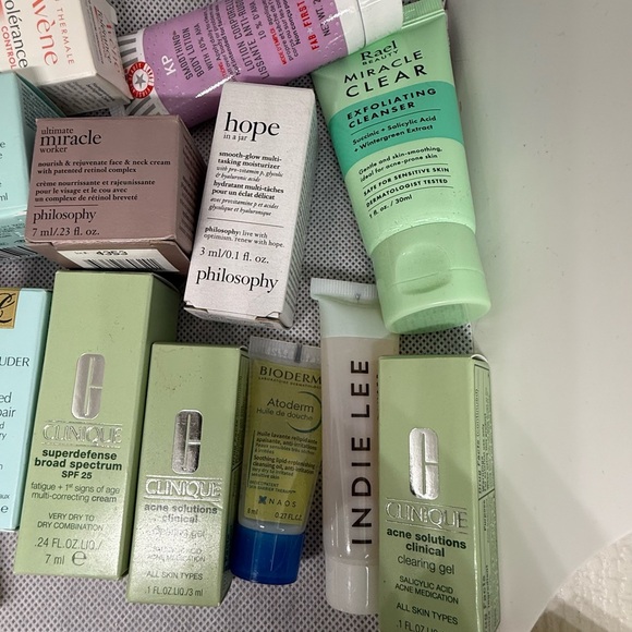 Skincare bundle. Travel size & sample size - Picture 4 of 4